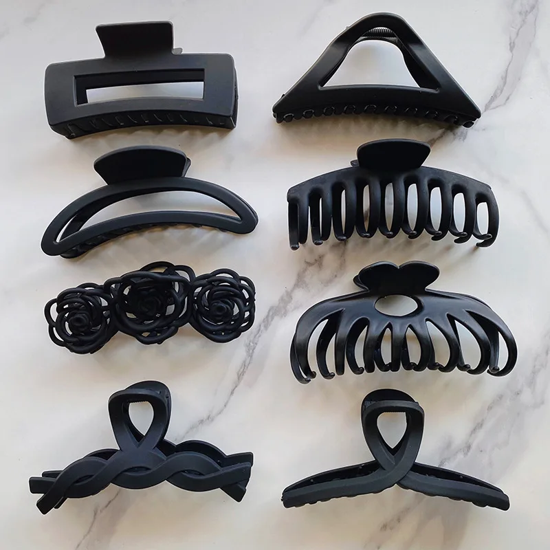 

Korean Style Black Large Hair Claws Elegant Acrylic Hairpins Barrette Crab Hair Clips Headwear for Women Girls Hair Accessories