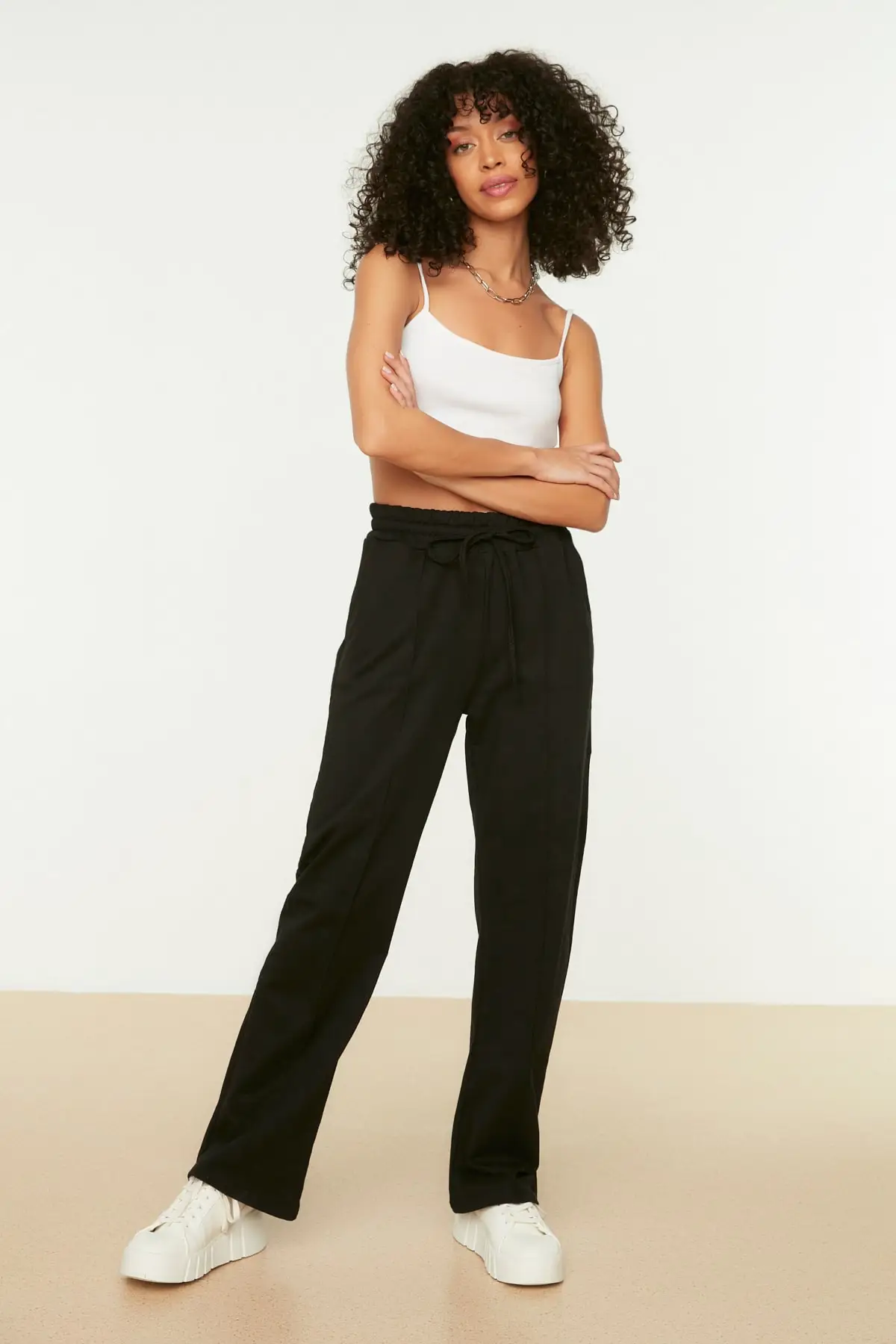 

Trendyol Straight Fit knitted sweatpants TWOAW21EA0311