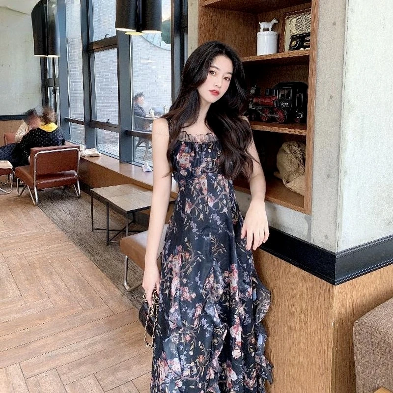 

Платье женское ТРАПЕЦИЕВИДНОЕ на бретелях-спагетти с высокой талией