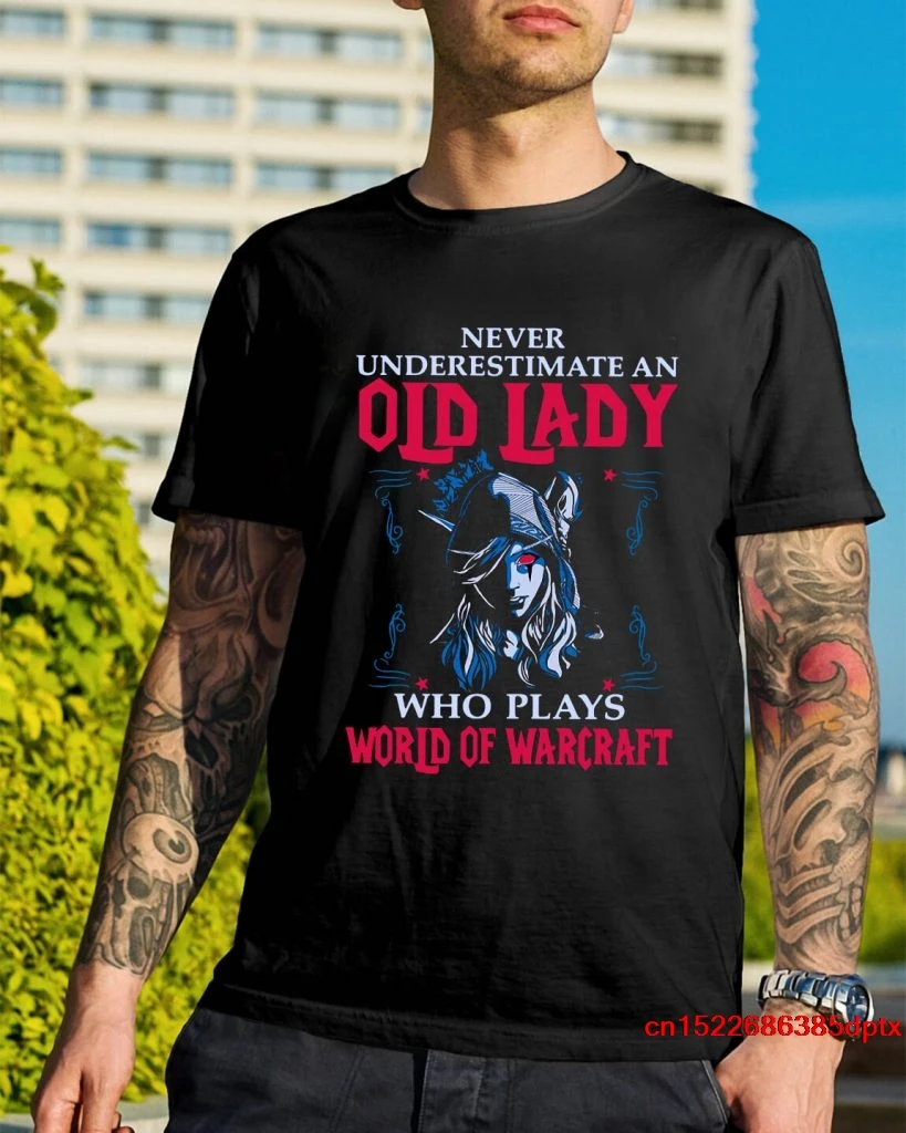 

hot man t-shirt Never underestimate an old lady who plays world of warcraft shirt woman shirt