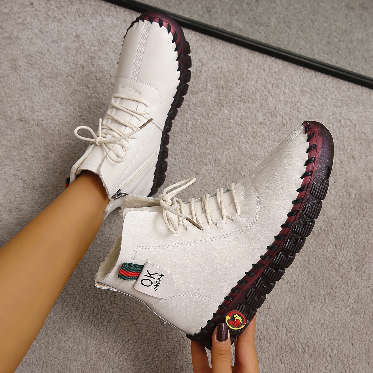 

Женские кроссовки 2023, обувь на платформе, лоферы на шнуровке, кожаные плоские слипоны, новая весенняя повседневная обувь для мам, женская об...