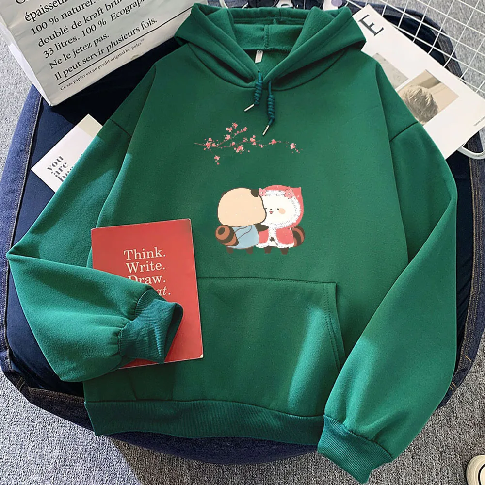 Рисунок 4 - Толстовка с капюшоном и принтом енота