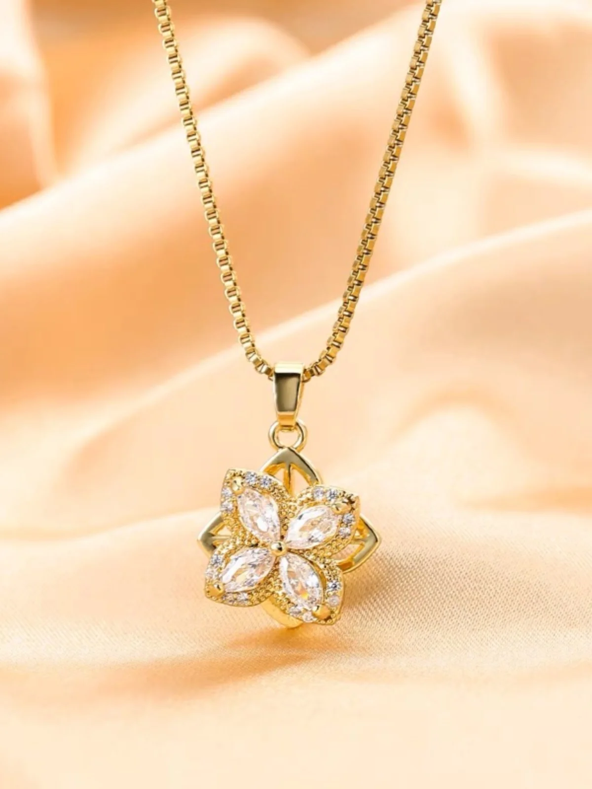 Аутлеты Брендовый дисконтный магазин Вынуть из шкафа Распродажа Выбор утечек