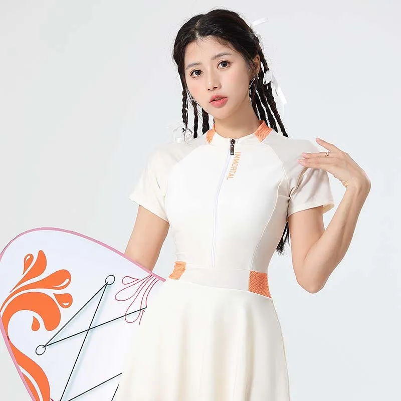 Женский слитный купальник с коротким рукавом для занятий водными видами спорта