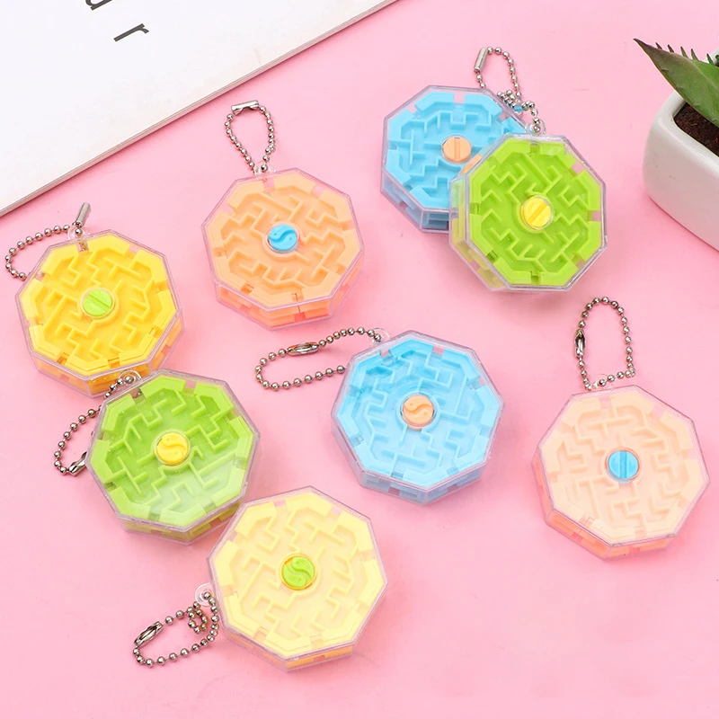 

12-Pack Ten-sided Three-dimensional Maze Creative 3D Rolling Beads with Keychain Children's Birthday Kindergarten Party Gifts