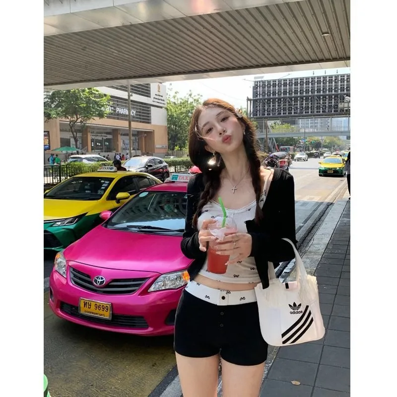 Женский комплект из трех предметов милый кардиган на бретельках и шорты весенний