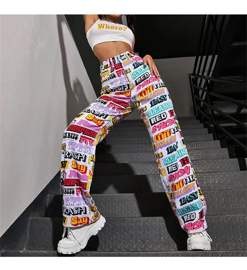 Рисунок 2 - Женские прямые джинсы с высокой талией