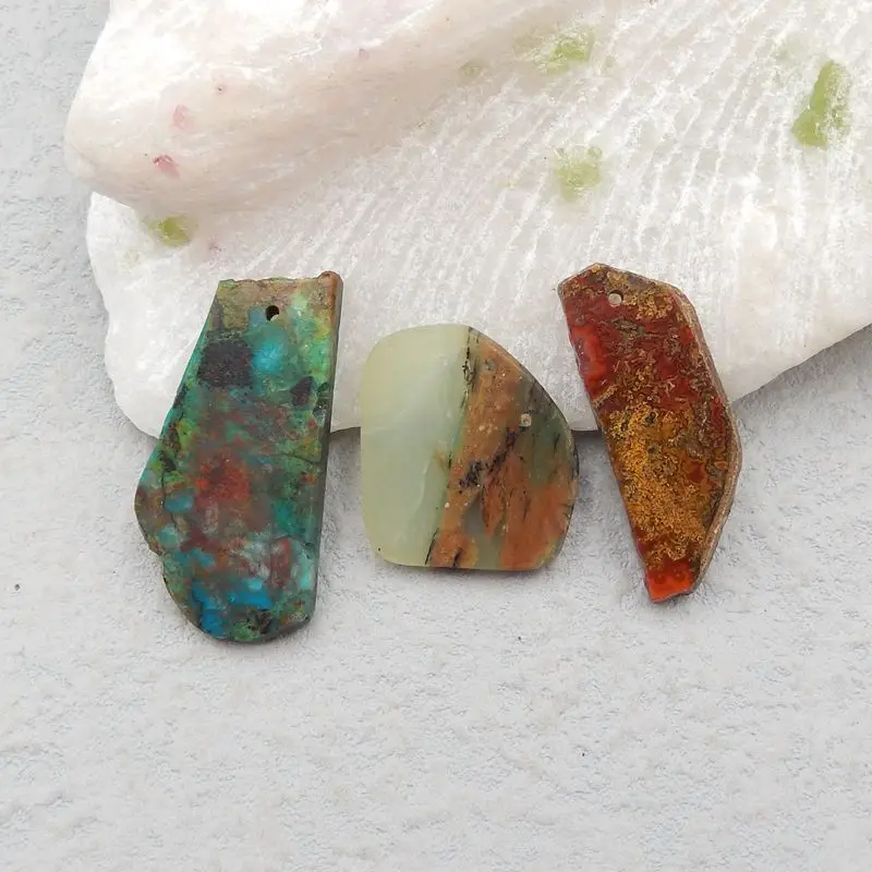 

3Pcs Natural Stone Chrysocolla,Warring States Red Agate,Blue Opal Gemstone Fashion Jewelry Pendant Beads 33x16x3mm 22x19x3mm 7g