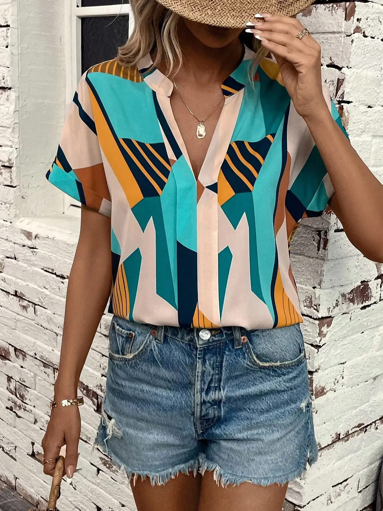 Летняя женская повседневная модная дизайнерская тонкая футболка с V-образным