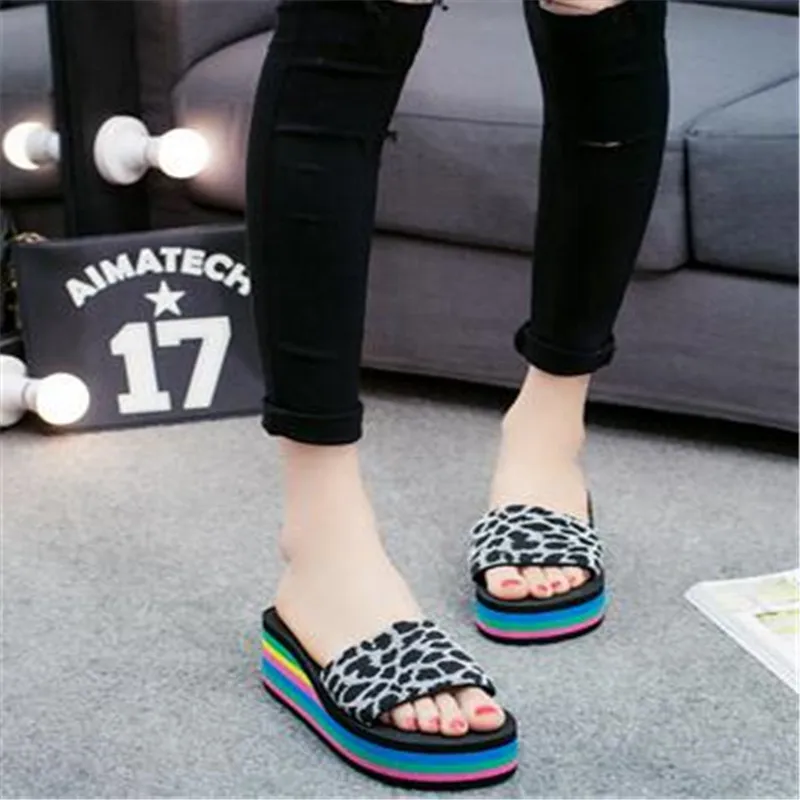 

Slippers Women for Summer No-Slip Fabric Upper Heels Shoes Home Slipper Soft Platform Sole Ladies Beach Shoes Flip Flops