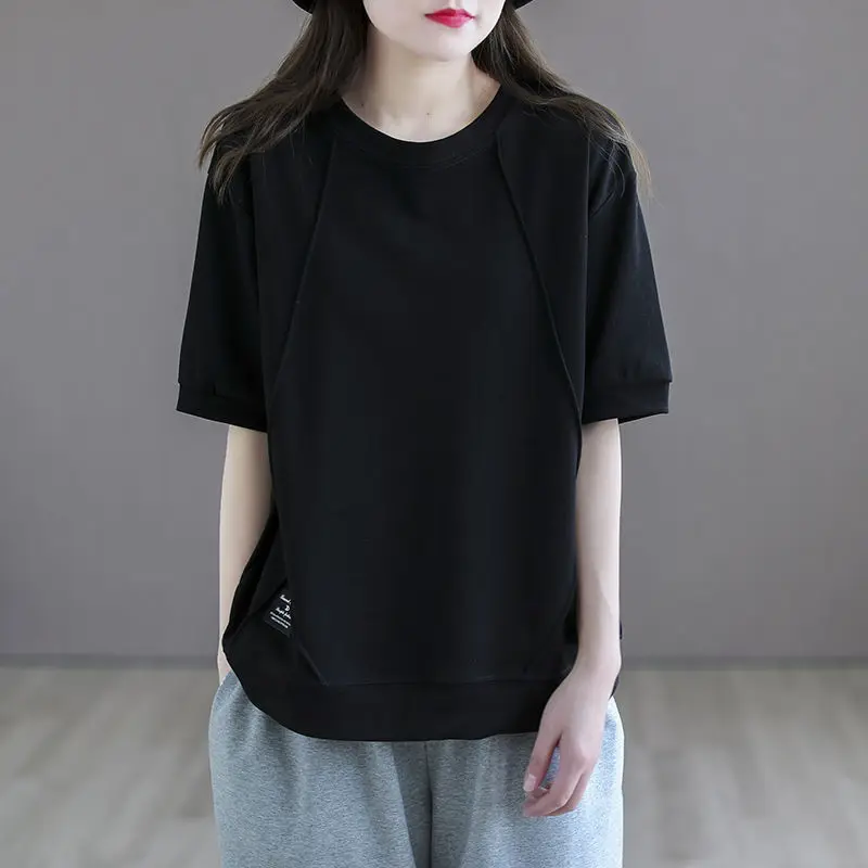 Футболка женская свободного покроя с коротким рукавом и круглым вырезом