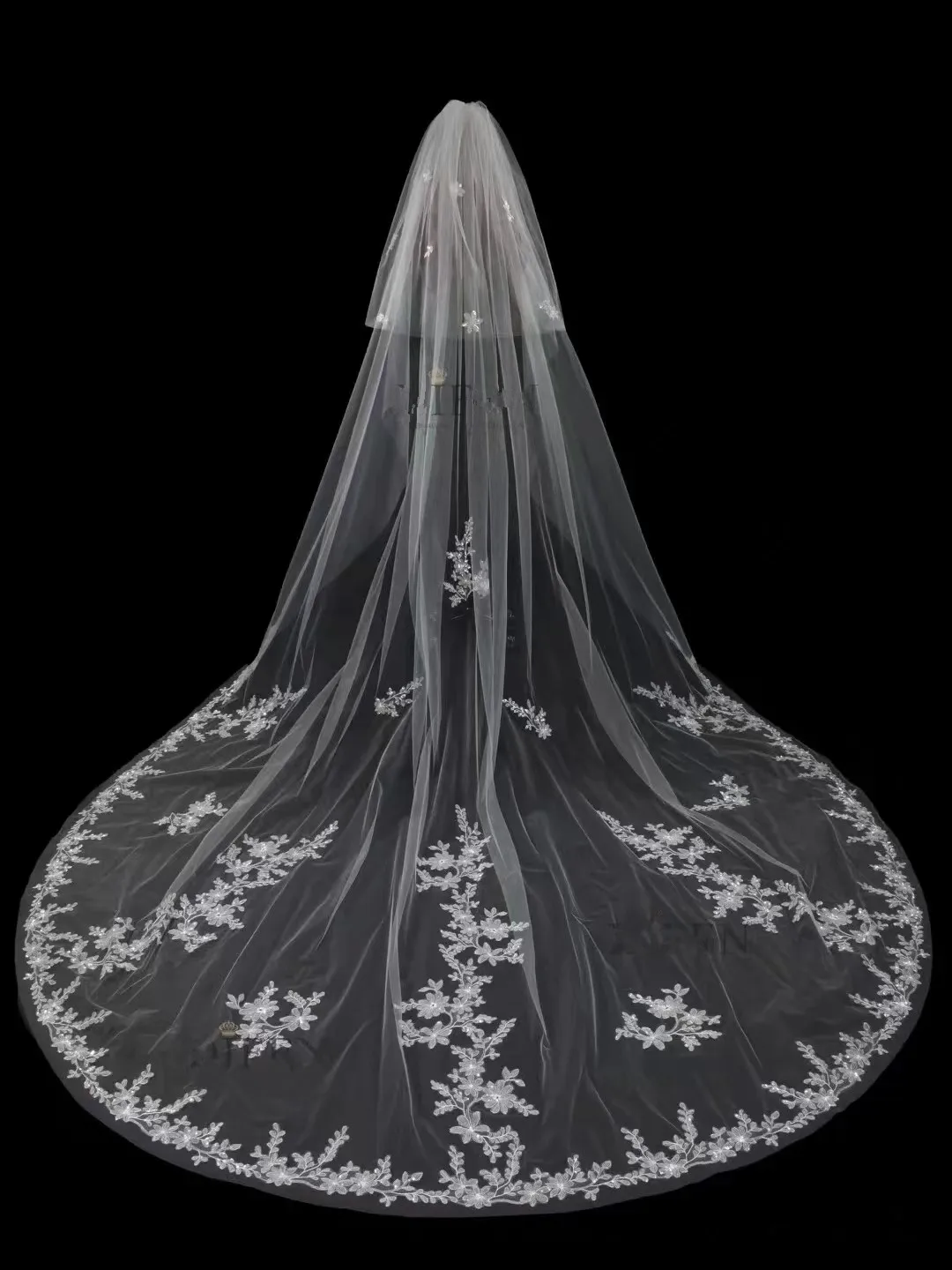 

Real Photo One Layer Wedding Veil With Comb White Lace Edge Bridal Veils Ivory Appliqued Cathedral velo de novia voile de mariée