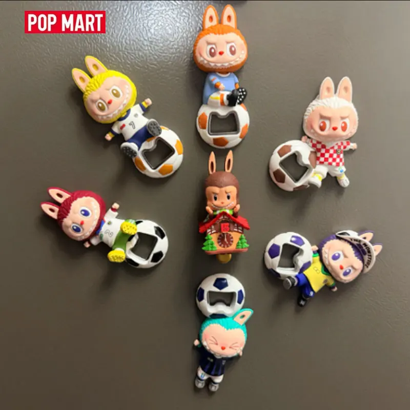 Фото POP MART LABUBU THE MONSTERS FIFA Series Открывалка для бутылок, магнит на холодильник, модная коллекционная фигурка, аниме-фигурка, игрушки-сюрпризы, куклы №1