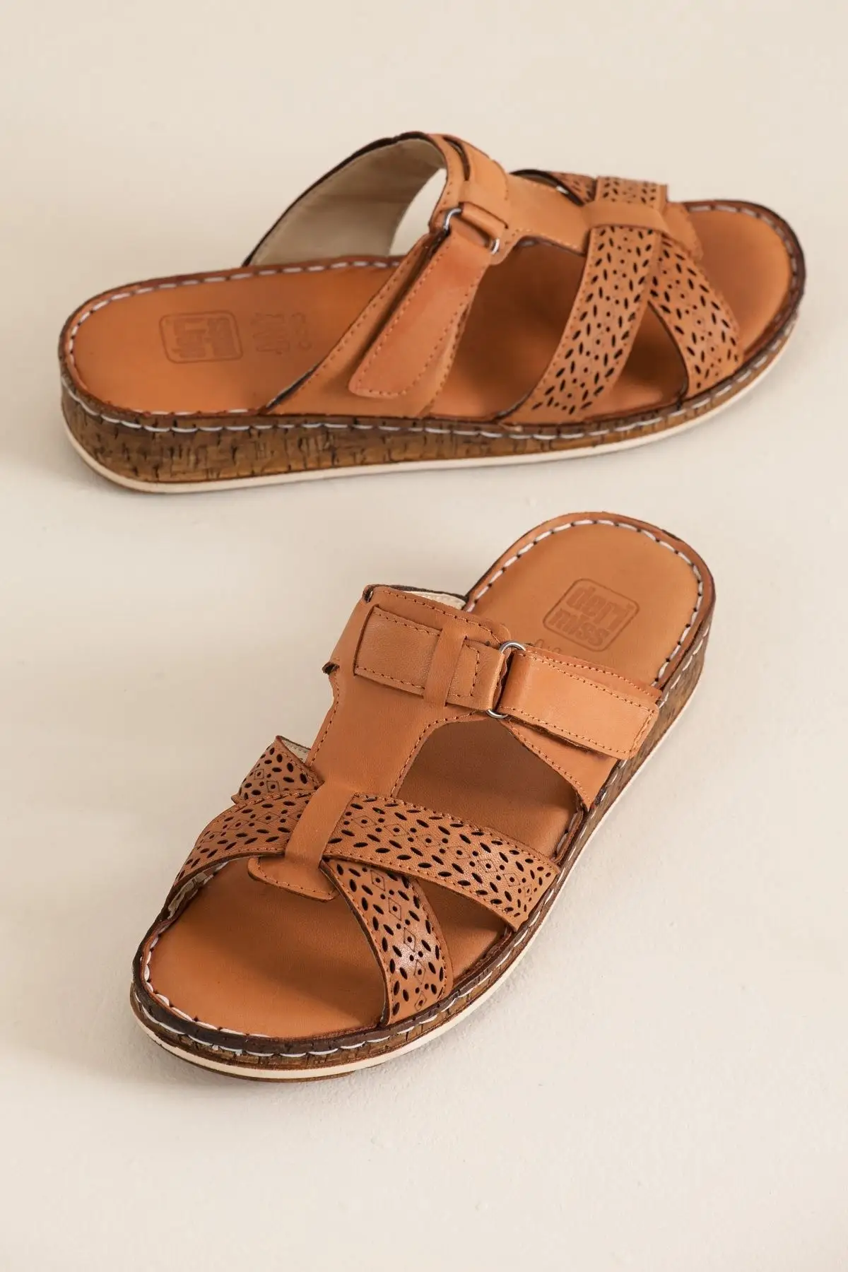 

Women's Genuine Leather Sandals Fashion New Summer Comfort Breathable Casual Quality Ladies Style Light Slipper Sandals