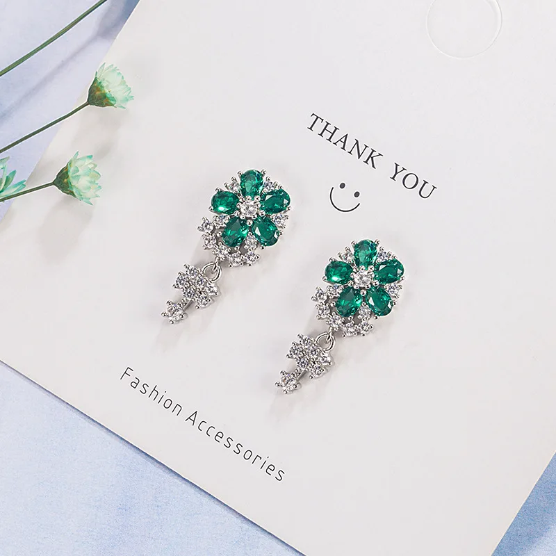 

Женские серьги из серебра 100% пробы с изумрудами