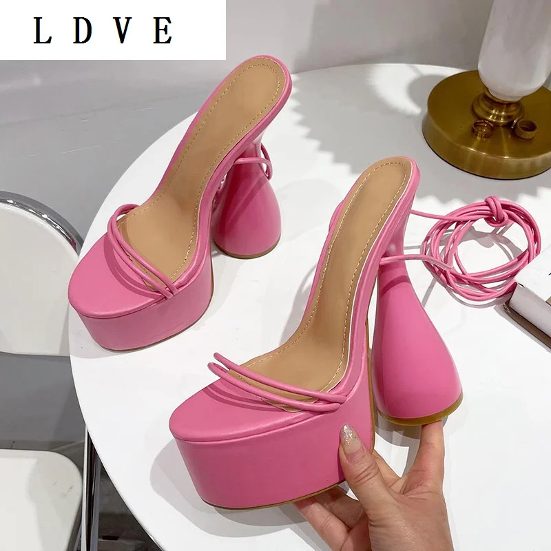 

Босоножки женские с перекрестной шнуровкой, модные сандалии из искусственной кожи на платформе, с круглым каблуком, пикантные туфли с откры...