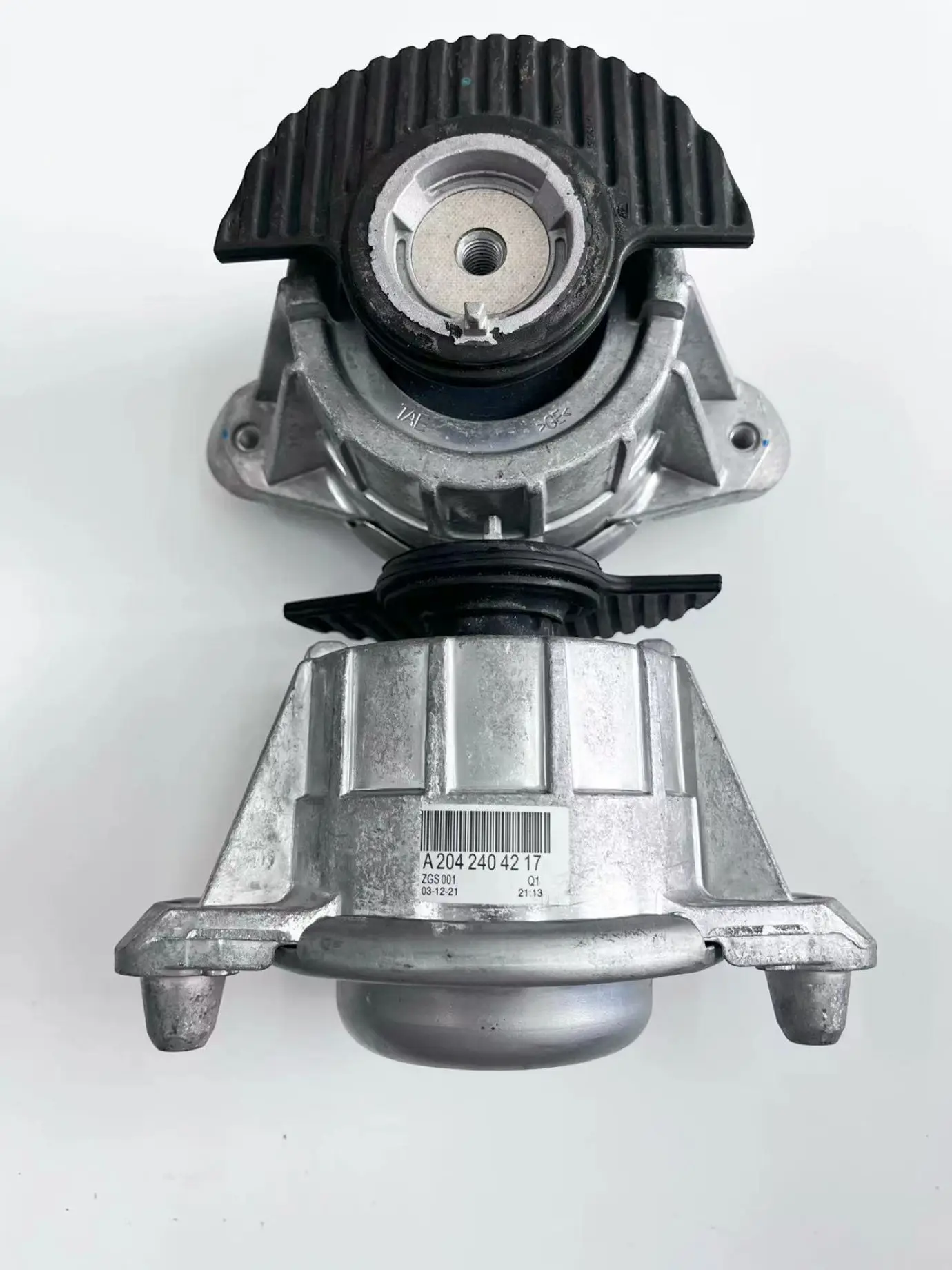 2042404217 2042404317 подходит для кронштейна двигателя W204 автомобиля Mercedes-Benz E-class W212 C-class.