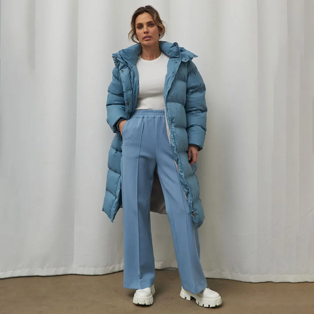 Рисунок 4 - Пуховик женский зимний длинный