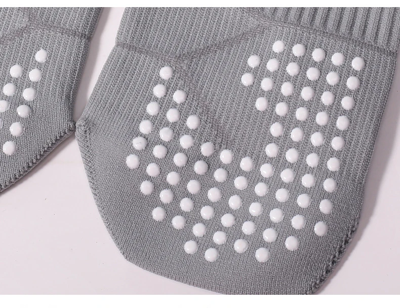 Sports Socks Outdoor Men's Skating and Running Sports Boat Socks New Short Sports Socks Anti Pilling Rubber Socks Slippers Women