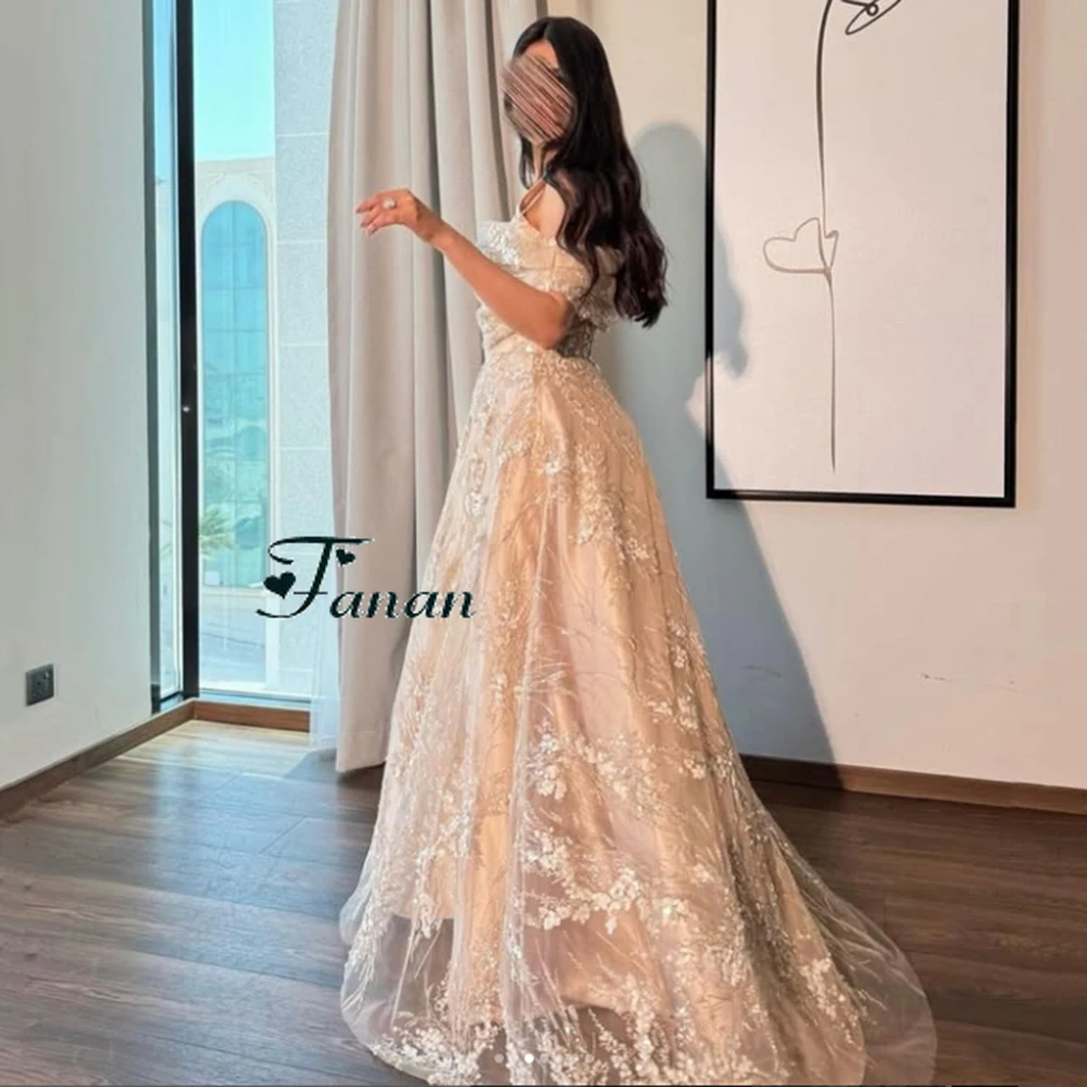 Фото Customized Beige Off the Shoulder A-line Evening Dress Lace Appliques Spaghetti Strape Party Prom Gown Floor Length Prom Gowns №4