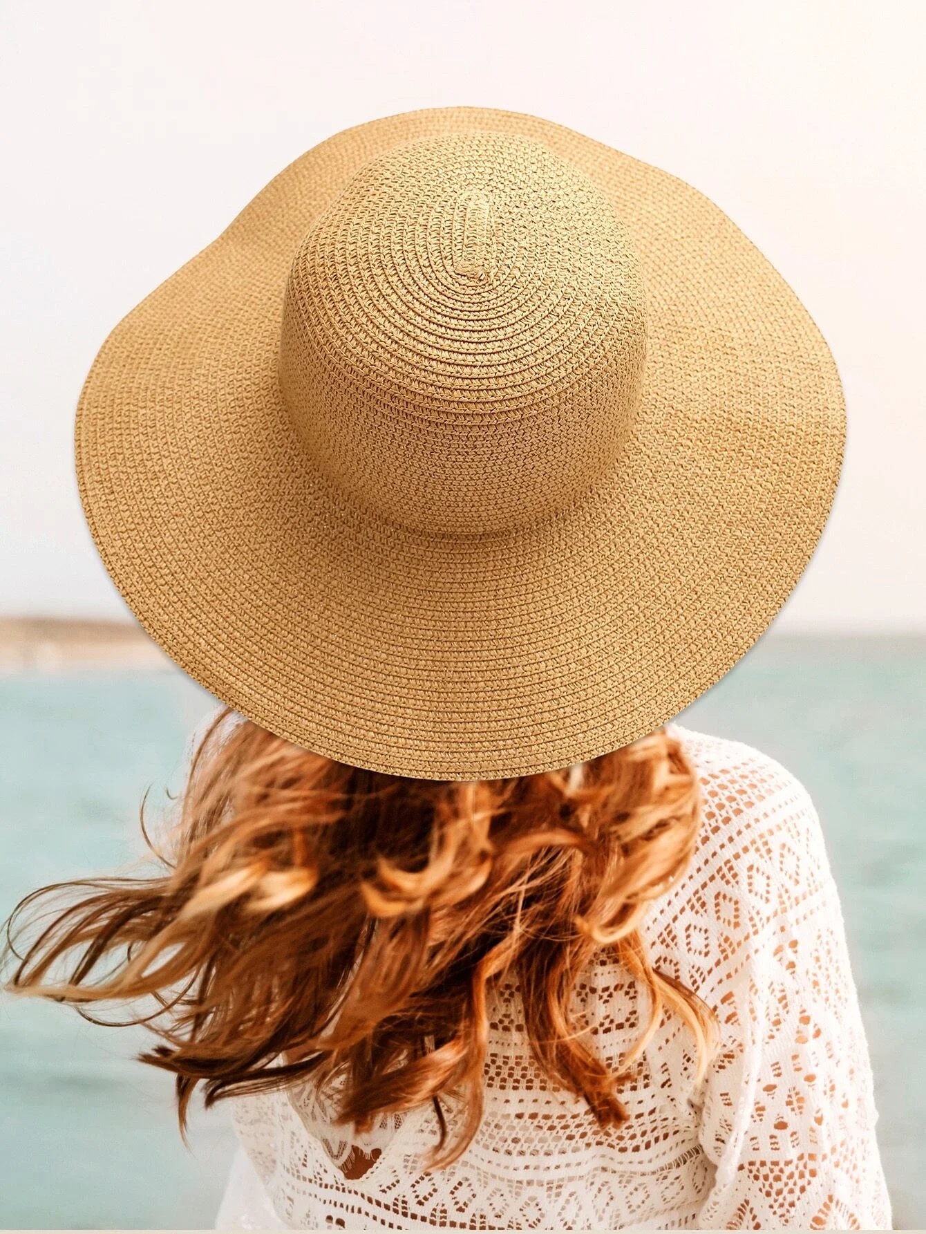 

Minimalist Straw Hat