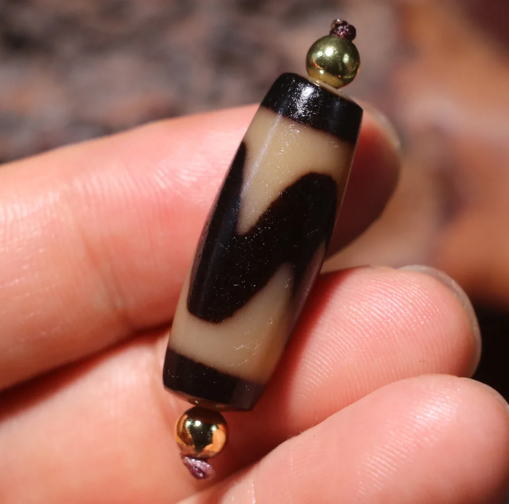 UPD0320C16 энергетический Тибетский Старый Агат жирная патина острый тигровый зуб