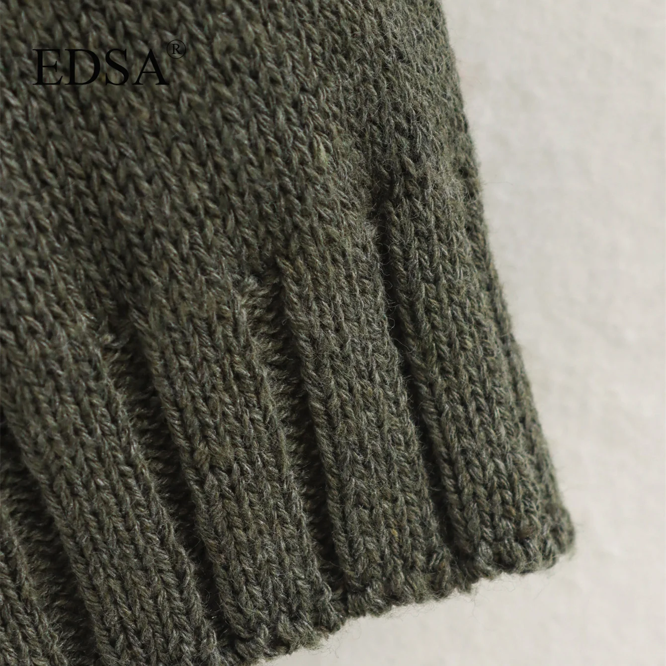 Женский трикотажный кардиган EDSA Зеленый однобортный свитер с круглым вырезом и