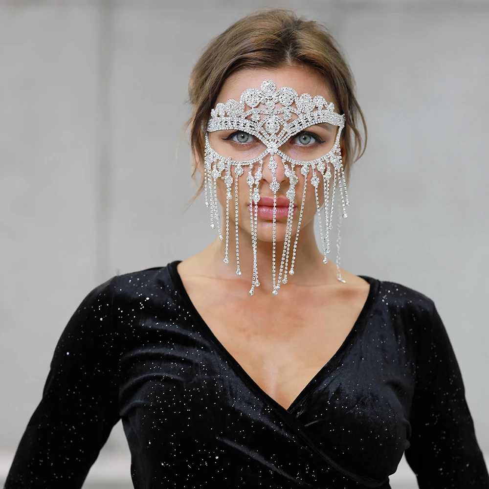 

Silver Rhinestone Face Chain Masks Handmade Shiny Tassel Veil Facemask Women Masquerade Head Decor Cosplay Nightclub Party Mask