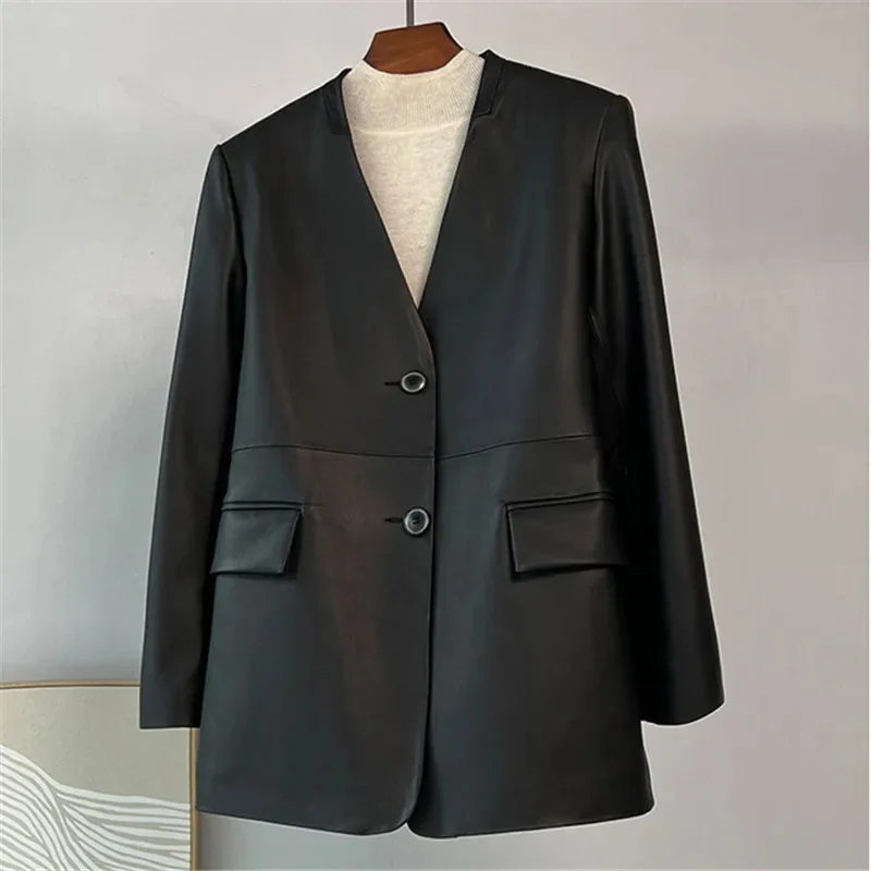 Рисунок 4 - Женское осеннее пальто из искусственной кожи