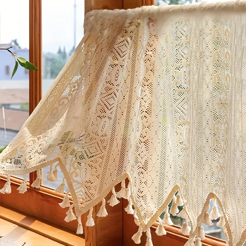 

Бежевая полосатая штора из полиэстера
