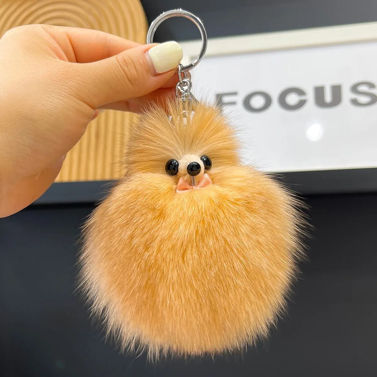 Брелок с подвеской из меха лисы