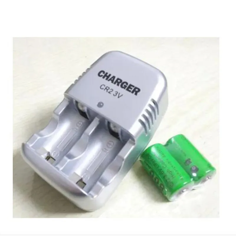 2 перезаряжаемых литиевых аккумулятора 3 в CR2 и 1 зарядное устройство