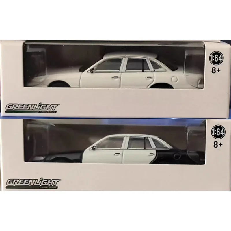 Модель автомобиля HYINUO Ford Crown Victoria Police 1:64