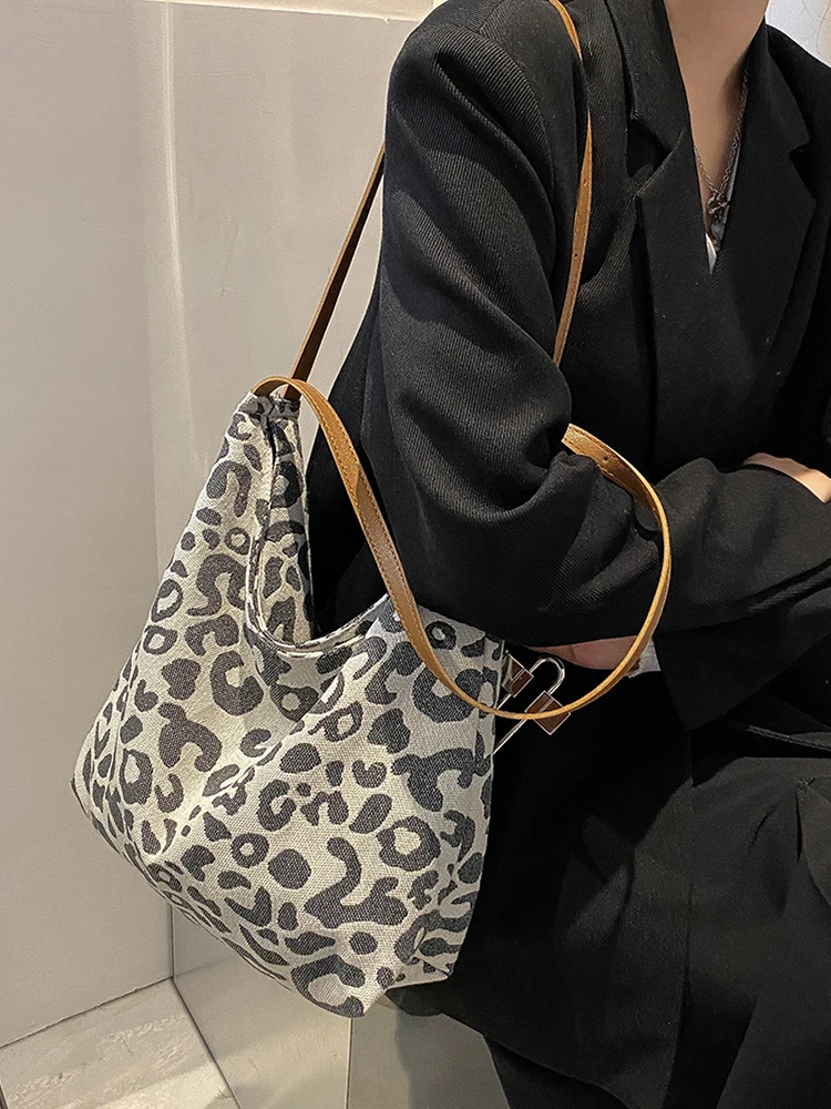 

Women Bag NEW ZEBRA Leopard print Corduroy Handbags Zebra Leopard Pattern Shoulder Bag Large Capacity Ladies Animal Tote Bags