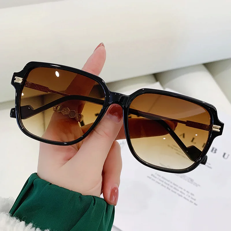 

2022 Personality Square Sunglasses Vintage Gradient Tea Trend Shade Sun Glasses Popular Outdoor UV400