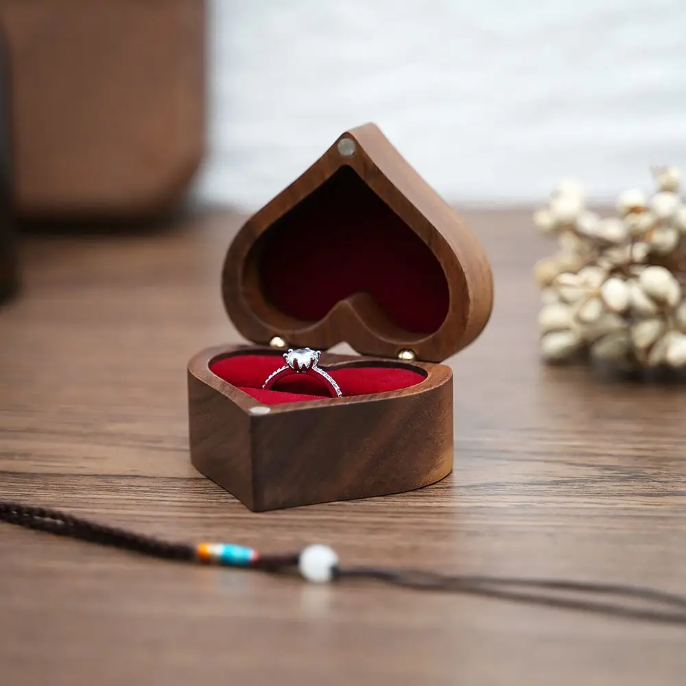 

Portable Small Ring Box Durable Heart Shape Storage Box Fashion Wooden Jewelry Packaging Case For Lover