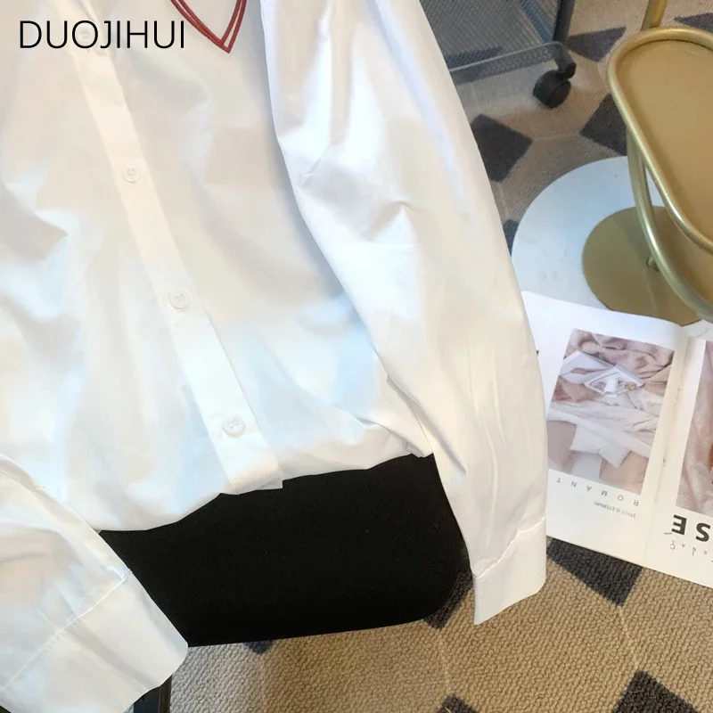 Женская белая рубашка с длинным рукавом