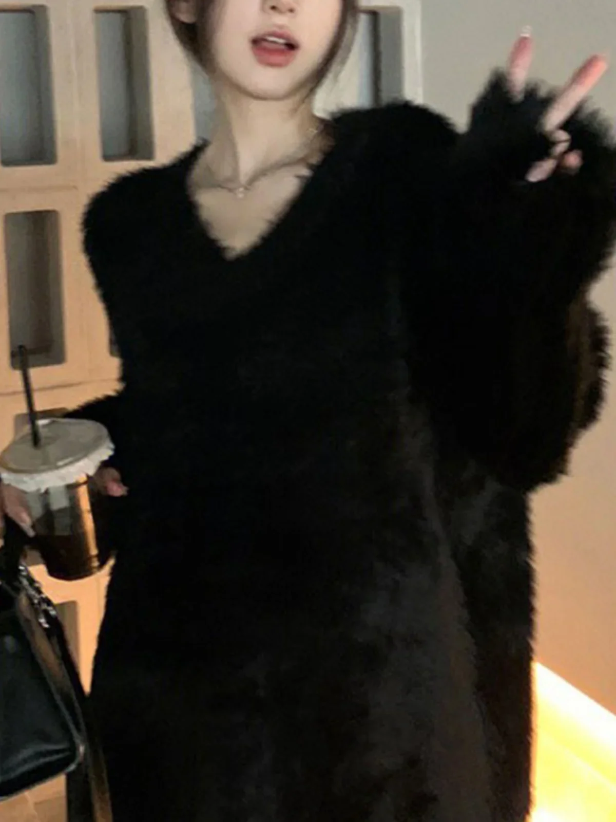 Женский черный готический пуловер из мохера