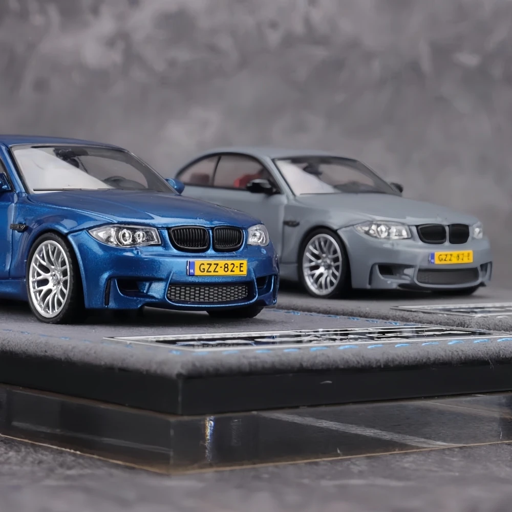 Фото Коллекционная модель автомобиля Mortal 1:64 F82 1M COUPE из литого металла №3
