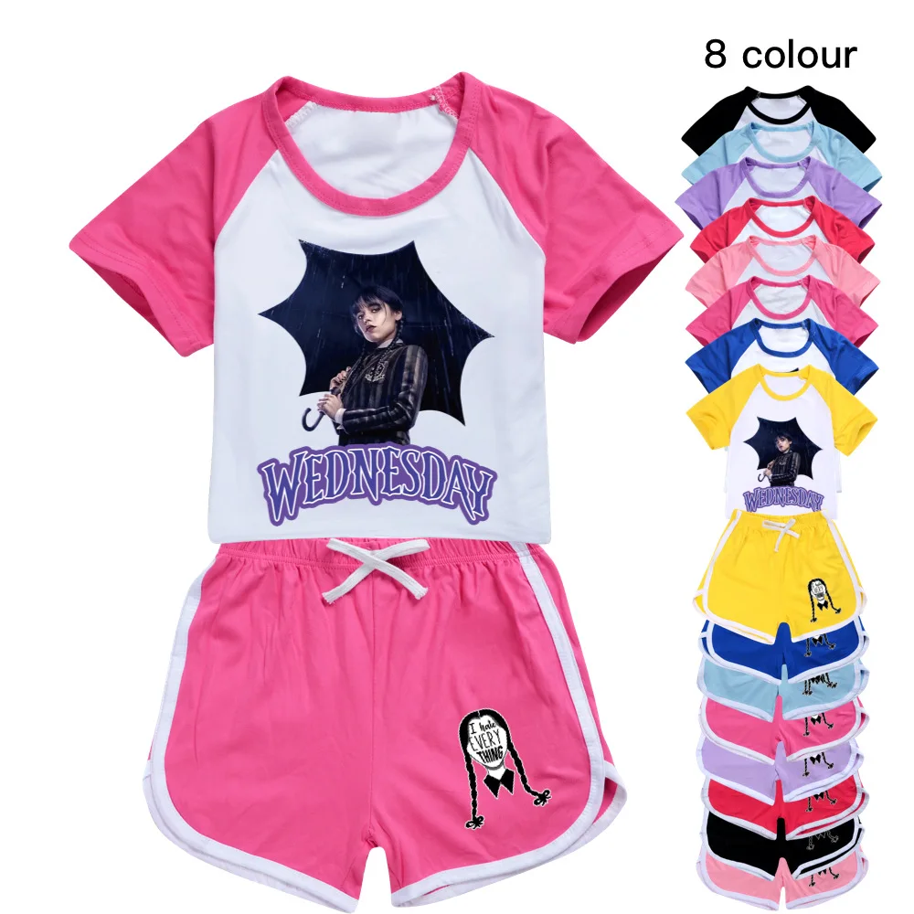 

Детский костюм из футболки с коротким рукавом и брюк