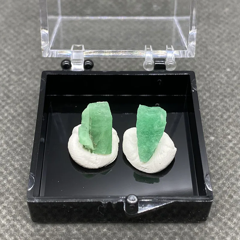 100% натуральный Изумрудный оригинальный камень минеральное оформление коллекция