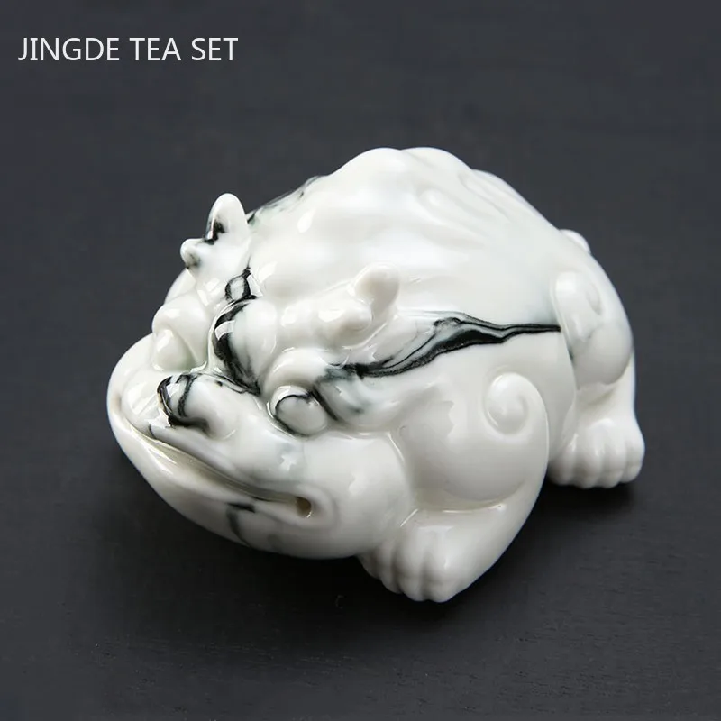

Boutique Ceramic Tea Figurine Decoration Coffee Table Brave Troops Ornament Tradition Handmade Crafts Tea Set Accessories