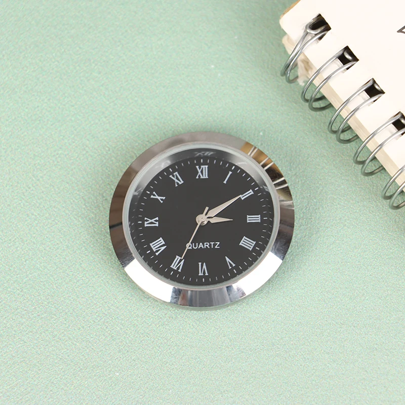 

Кварцевые настольные часы круглые металлические