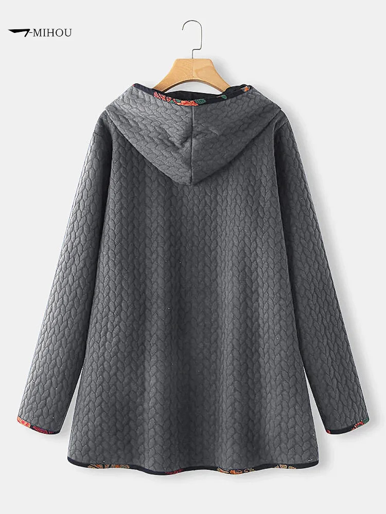 Рисунок 4 - Женская осенне-зимняя стеганая куртка с капюшоном