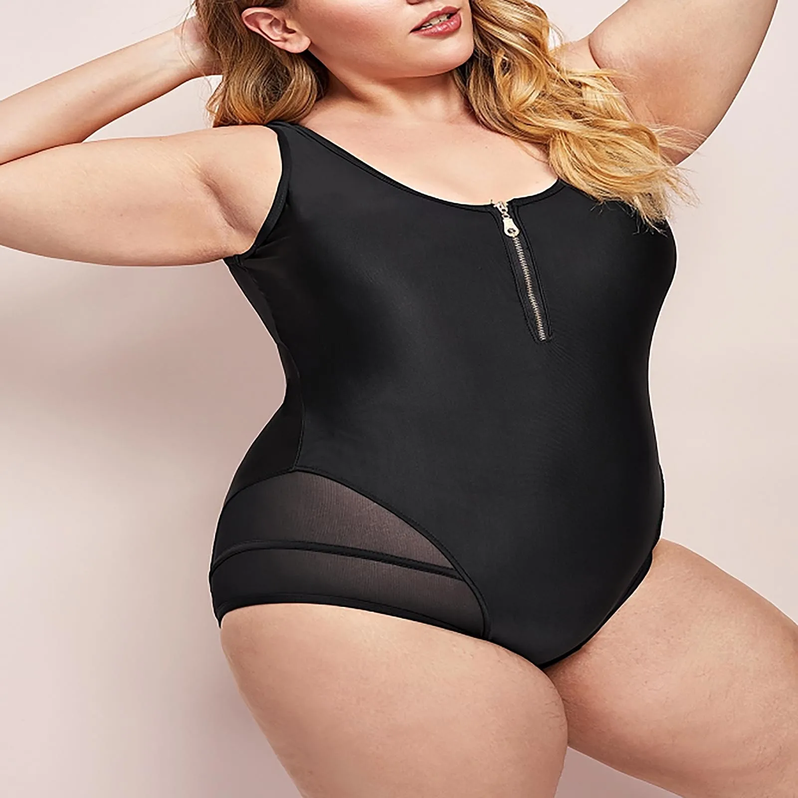 Рисунок 5 - Плюс размер Купальник с V-образным