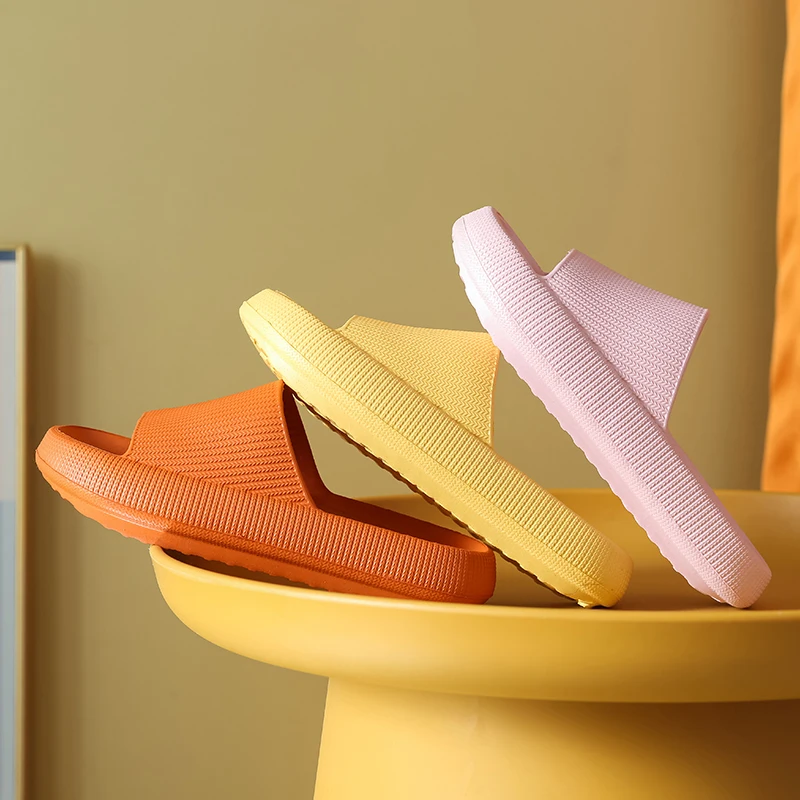 Шлепанцы женские домашние на толстой платформе сланцы из ЭВА мягкая подошва