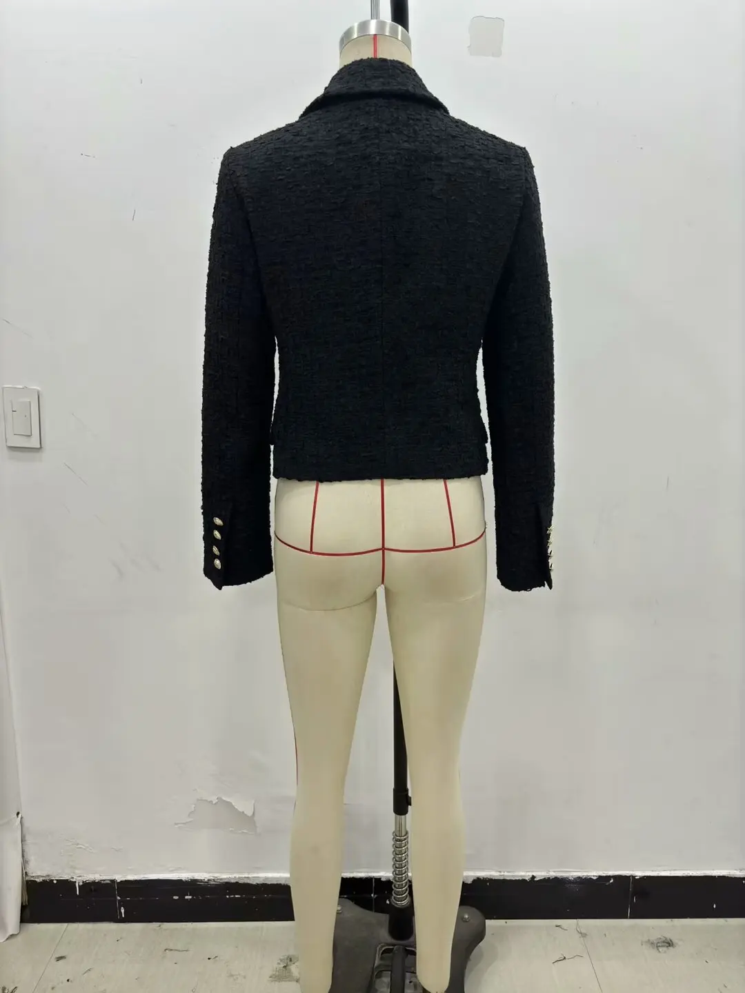 Универсальный однобортный текстурированный пиджак с лацканами в европейском и