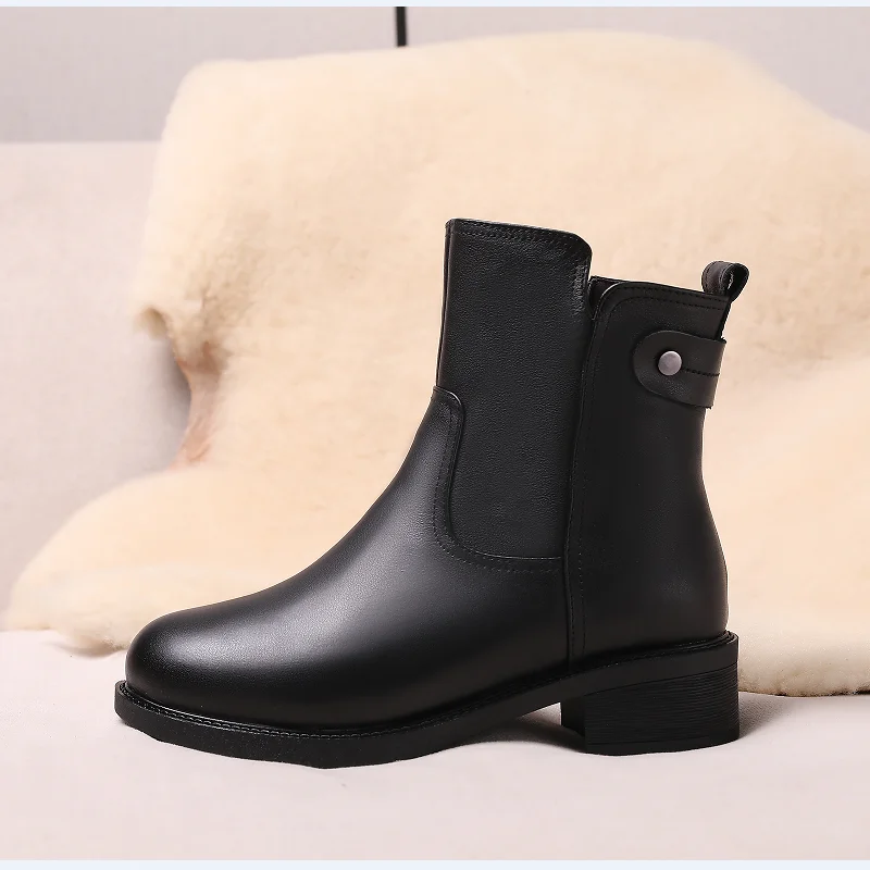 AIYUQI Women Winter Boots Anti Slip 2023 New Genuine Leather Women Short Boots Large Size 41 42 43 Wool Women Motorcycle Boots