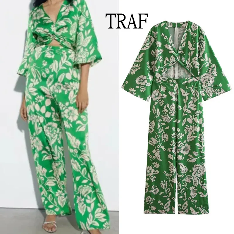 

Женский комбинезон с рюшами, коротким рукавом и принтом