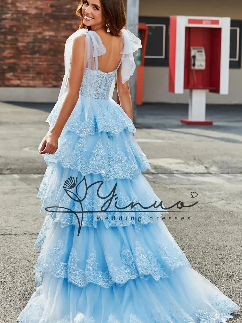 Сексуальное коктейльное платье с глубоким v-образным вырезом по индивидуальному